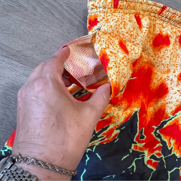 Members Only Vintage Men’s Swim Trunks Neon Lava Patten Size XL 100% Cotton 80s - Picture 5 of 6